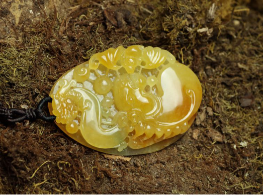 #翡翠#傻了吧唧的, 价值4000多万的玉石，22万就“贱卖”了！