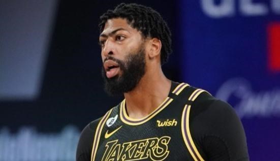 勒布朗·詹姆斯|强势2-0!狂轰57+20+6,詹姆斯浓眉再发威,湖人绝杀拒绝大逆转!