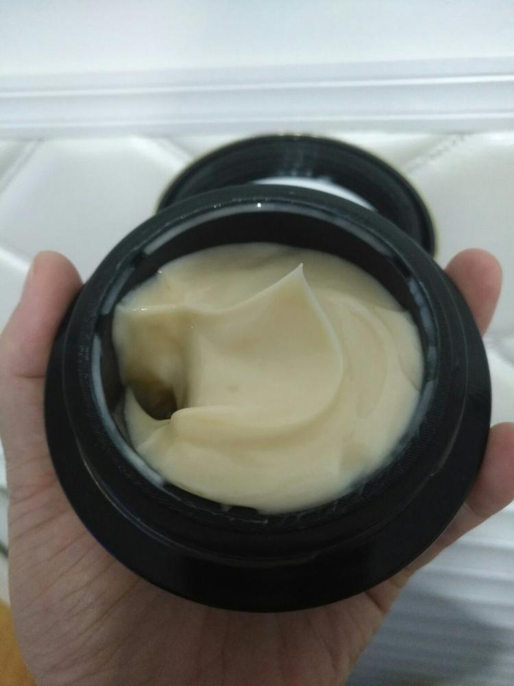 护肤品|宁静在节目中送每个人价值万元面霜，70后的她护肤品都用的什么？