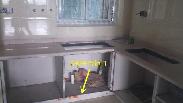 【】瓦工给橱柜加了一层底座，完工后太实用，邻居看了都想重做