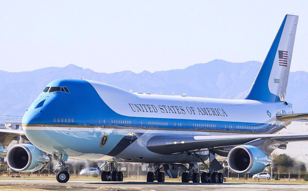 「空军一号」造价30亿，全球仅2架，没有任何攻击系统，却谁也无法击落