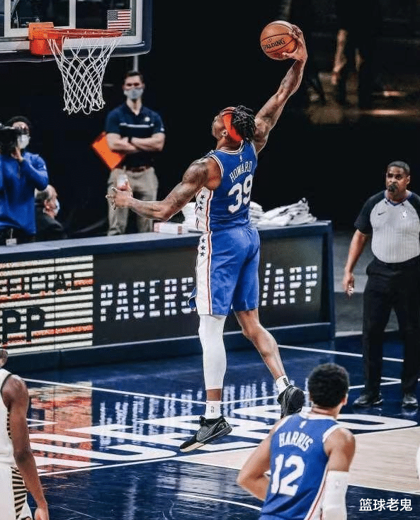 德怀特·霍华德|霍华德炸裂啊!单场18板+扣翻东部冠军!当家球星争着给他喂球