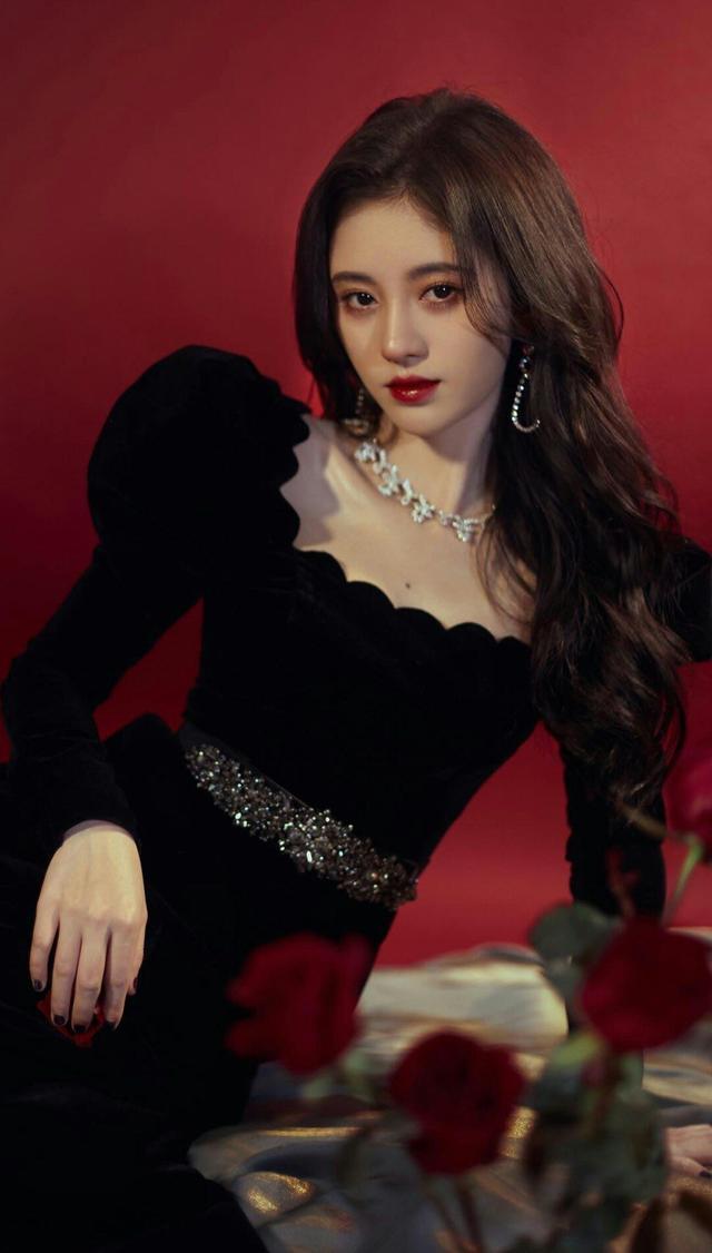 「鞠婧祎」谁能娶到这4位女星中的一位,那绝对是人生赢家!