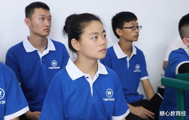 |新高考政策，高中生该如何选科成重点，班主任：3个学科值得关注