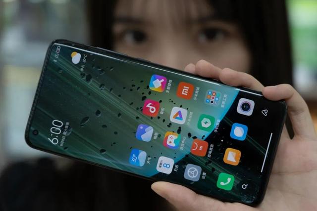 小米科技|上手小米10年的「至尊机」！售价5299，这超大杯分量十足