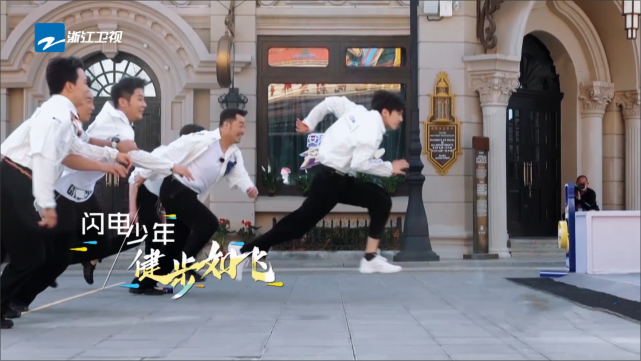 郭麒麟|跑男：郭麒麟这句话看似是调侃，其实在帮李晨作答，情商太高了！