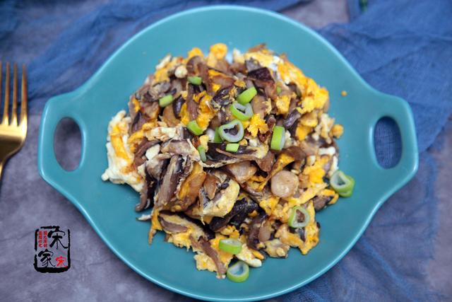 平菇：我家隔三差五吃这菜，5元1斤，常吃对身体好，孩子开学要多吃！