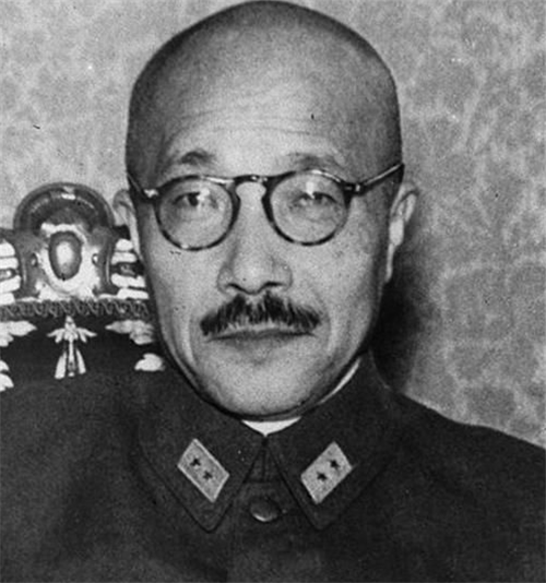 「东条英机」东条英机已被处决，但他儿子公司的产品却热销中国，大家都很熟悉