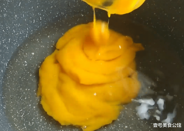 吉利丁▲2个芒果,1包牛奶,在家做美味甜品,Q弹爽滑,吃了一次还想吃