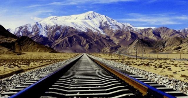 火车|中国最“难熬”的列车，途径8省需53小时，风景却美不胜收