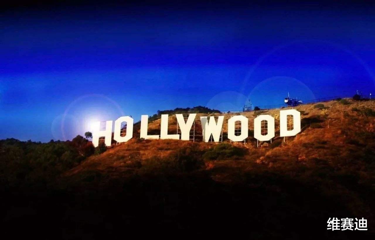 好莱坞|美国女星13岁进入好莱坞，早熟惹人爱，之后人生像坐了火箭一样