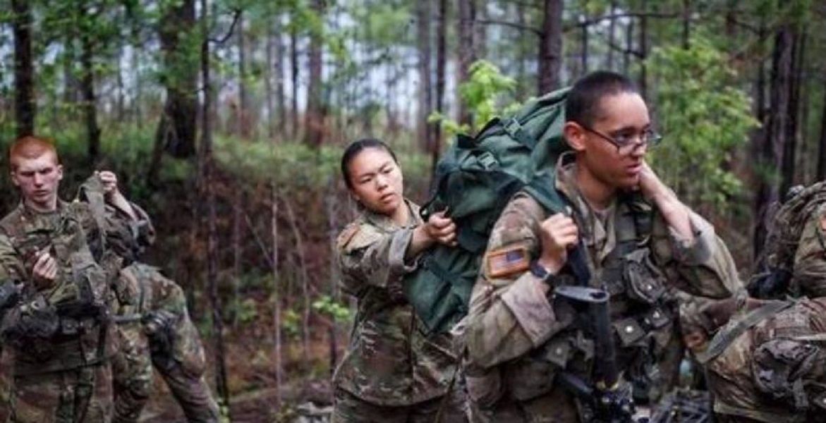 中國女孩加入美軍，效忠7年終於獲得美國籍，還以當美國人為傲-圖5