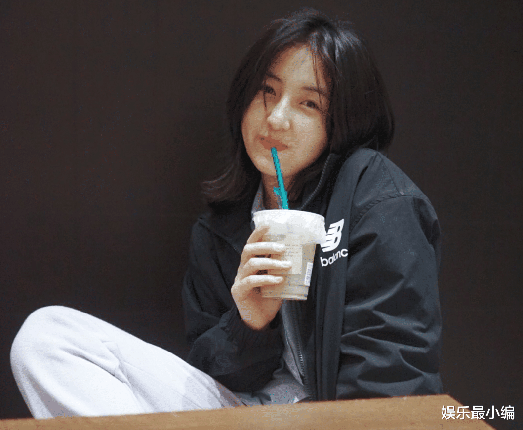 张子枫|张子枫高考取得好成绩,看到最先送祝福的人,坐实了“团宠”身份