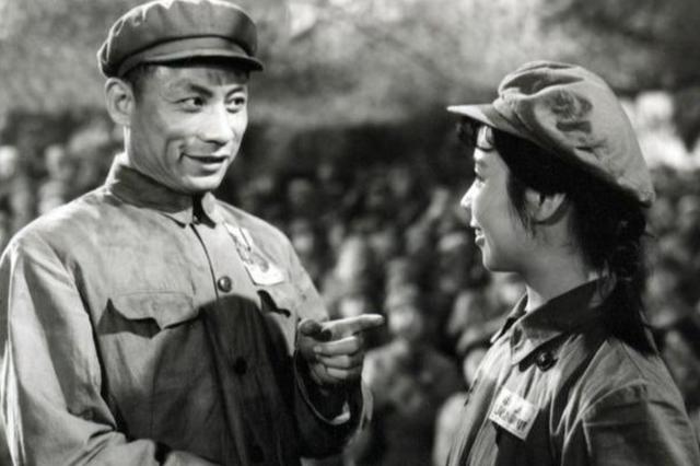 平原游击队|靠《平原游击队》成名的艺术家郭振清，78岁离世后，墓碑很特别