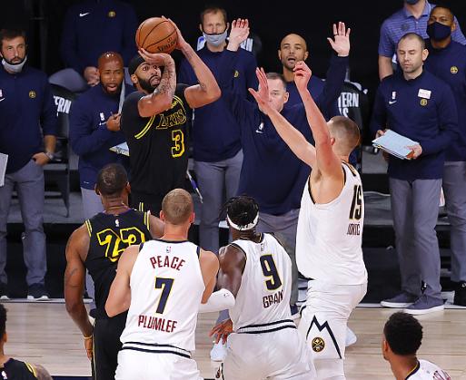 掘金队|惨遭翻盘后,掘金主帅送给湖人25个字,听听杨毅 王猛怎么说