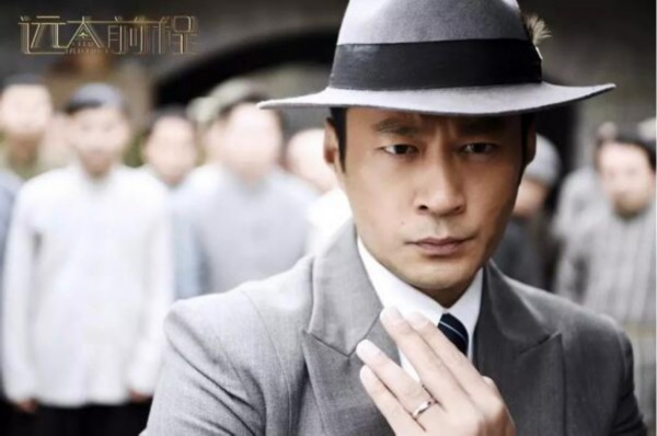 [谭凯]他曾是年薪千万的设计师，临时被胡歌拉去救场，却意外爆红