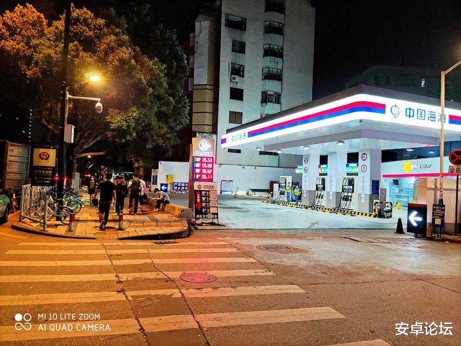 『小米科技』小米10青春版评测：带潜望式长焦才卖2099元，这要啥自行车？