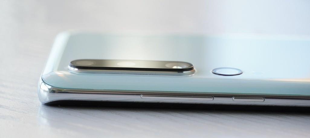 华为p40▲买小米10Pro还是等华为P40？线下店老板的回答一针见血，很中听