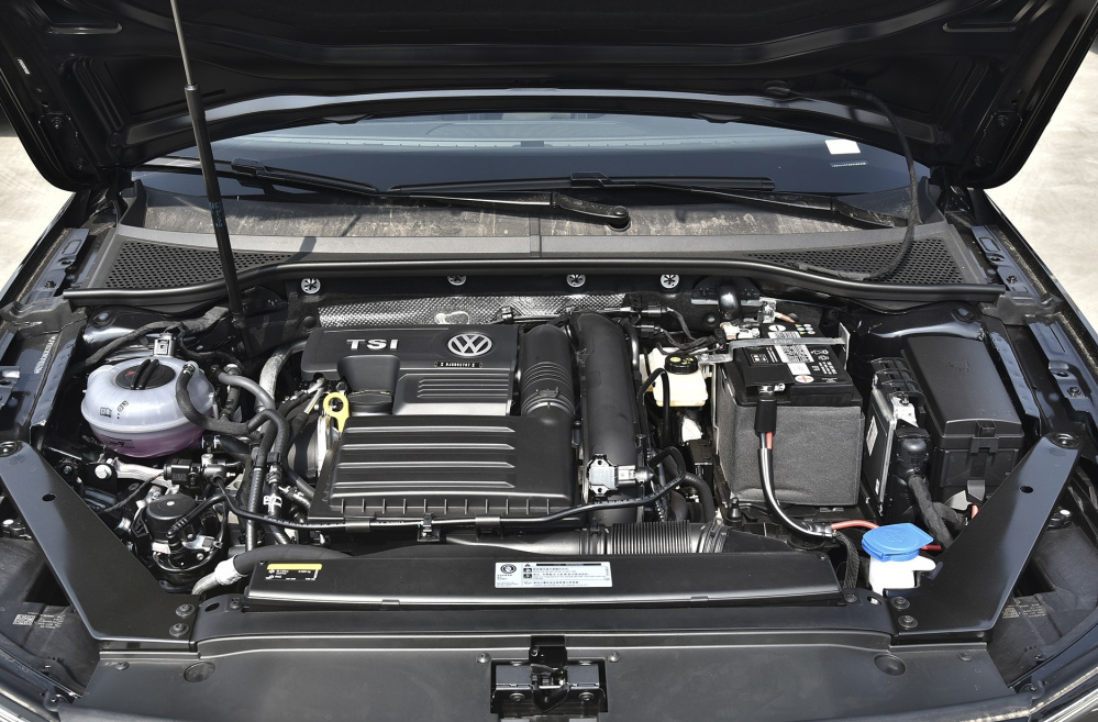 大众迈腾|1.4T迈腾8.6秒破百 还有必要加1万选配置相同的2.0T版本吗