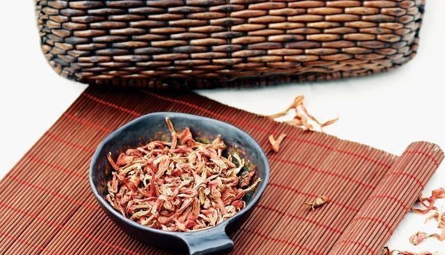 钟南山|天然“安眠药”公布，不是酸枣仁，不是香蕉，常喝点，好梦自然来