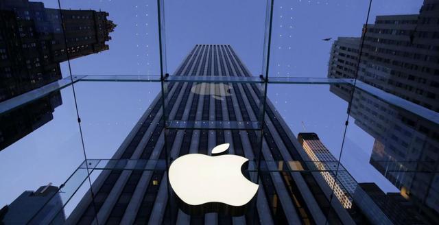 蒂姆·库克▲一石二鸟！库克突然宣布，特朗普始料不及：这是被抛弃了？