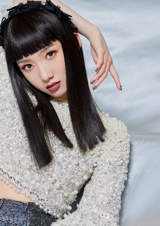 甄子丹|“染发像换脸”的明星盘点:王一博变酷帅,而他直接认不出