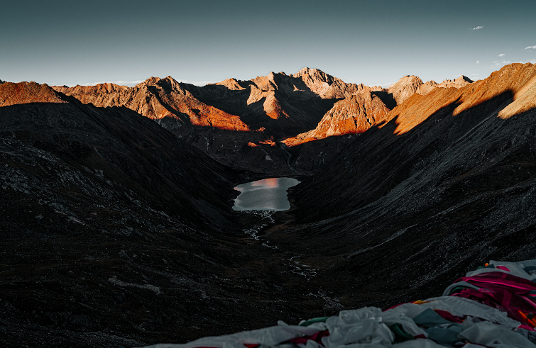 天蝎座|11月，蓦然回首，恍然一梦，深情未了，痴迷前任，期待破镜重圆