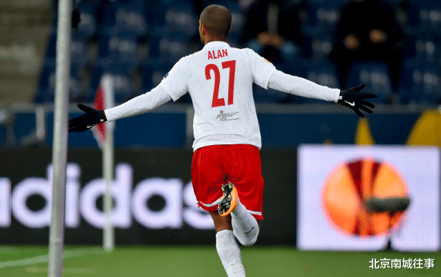 「北京国安」终于盼来了：国安球迷最期待球员回归，这次俱乐部真的有点不职业