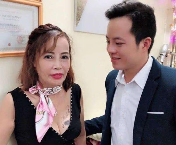 「爷孙恋」“奶孙恋”再次轰动！62岁大妈嫁小伙后怀孕，挺孕肚出镜遭质疑