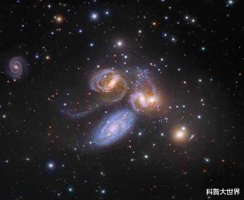 银河系|2亿光年外有个巨引源，银河系也在向它坠落，却至今不知它是什么