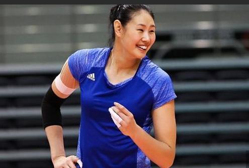 『颜妮』女排名将颜妮:开出租车的残疾老爸激励我奋斗