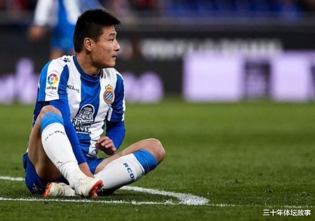 [武磊]西人球迷喊武磊滚回中超，从这个角度看射门，任何批评都不过分