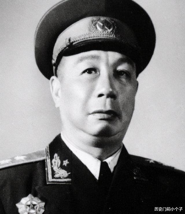 开国元勋|开国上将派人用茅台洗脚，毛主席得知不怒反喜：你真是个天才