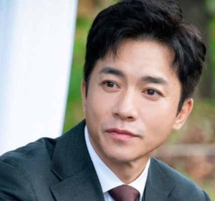 武侠剧▲万福金永敏50岁超童颜 夫妇的世界渣穿地心 与记者娇妻已结婚12年