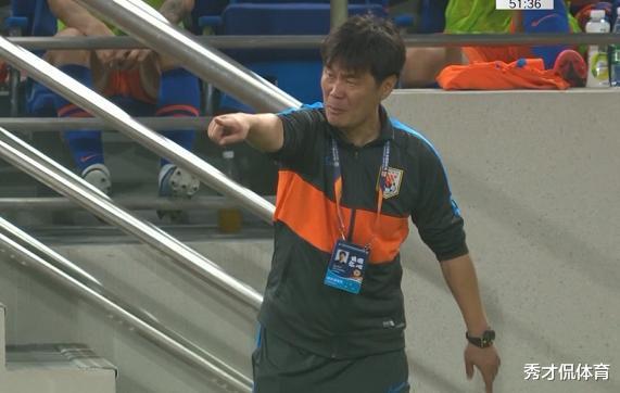 北京男篮|李霄鹏再遭闷棍!鲁能新援失误成罪人,郭田雨生吃冯潇霆灵光乍现