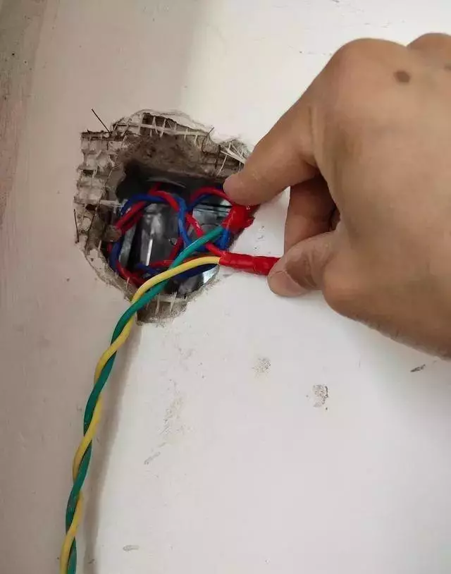 为什么电源线要绕几圈再接开关？有必要吗？究竟有什么作用