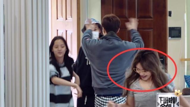 陈伟霆|唯一能被陈伟霆“独宠”的人，买了一千块的零食，都是她的最爱