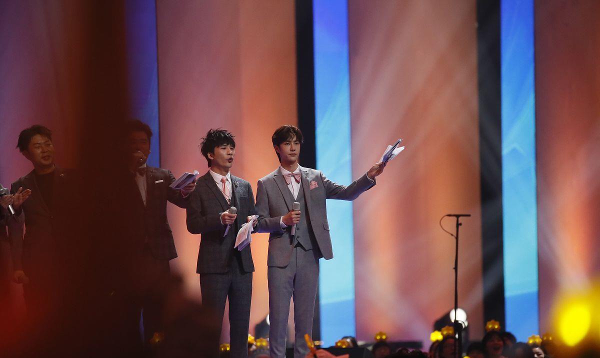 「王一博」王一博嘉人封面预告微博亮点：全能艺人！