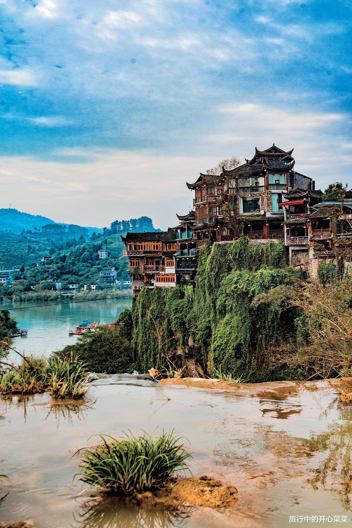 芙蓉镇|中国改名最成功景区，一边被疯狂吐槽一边人满为患，被称中国第一