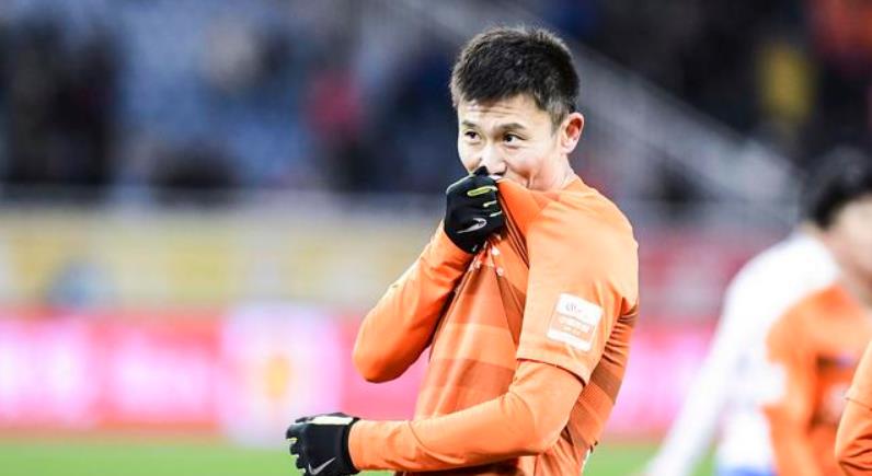 【周海滨】1717字！周海滨退役长文感谢9位教练，未提李霄鹏答案感动众人