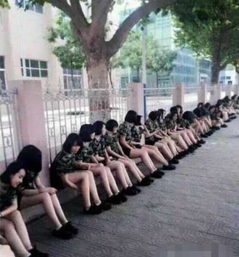 |“在网上加了一个女友,马上就要奔现了,好紧张”哈哈哈哈哈哈哈