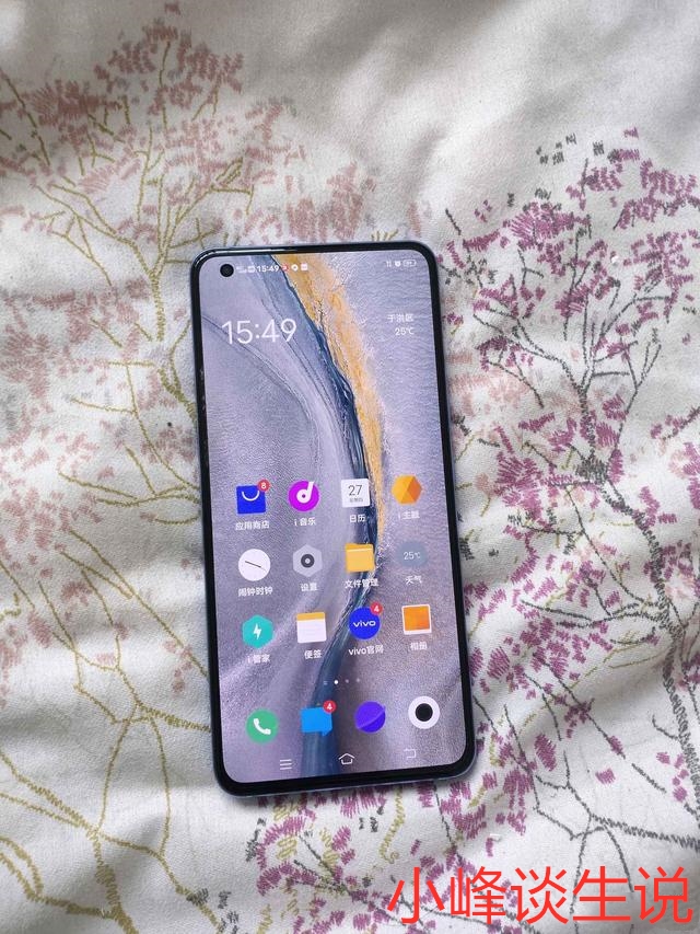 |大学新生，想要个4000元左右、游戏和续航都不错的手机