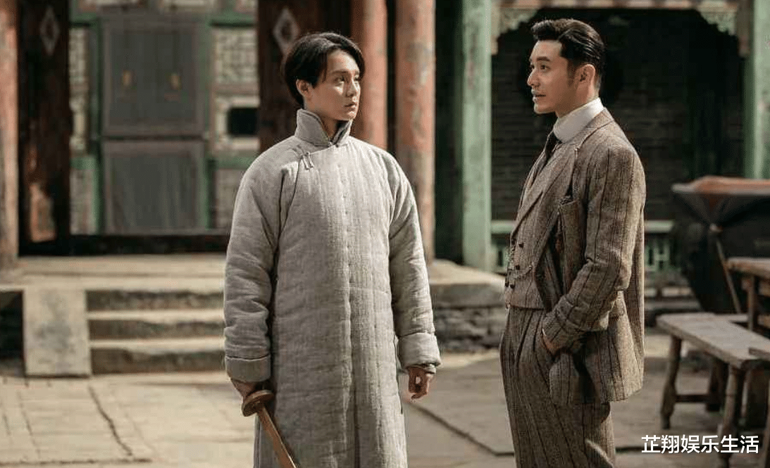 「黄晓明」当苏有朋撞上黄晓明，空气瞬间凝固，网友：最尴尬的同框