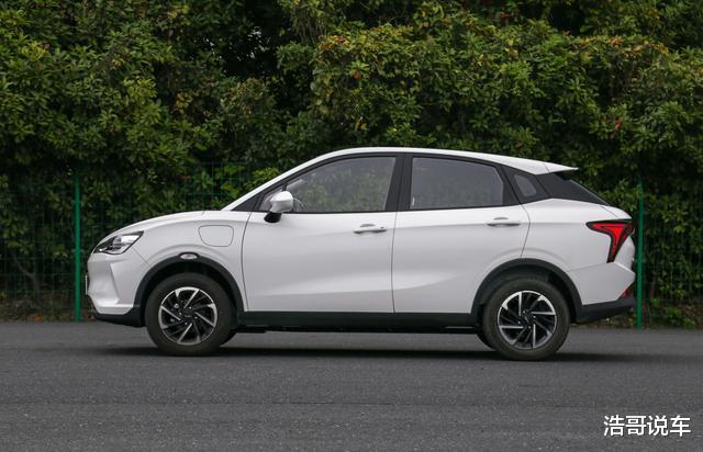 燃油车|燃油车终结者上市！续航401KM，入门仅5.99万，最便宜电动SUV来了