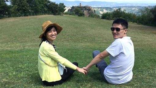 米可白終結6年婚姻，鐘欣凌“當10年人妻”嘆息：婚姻不好走！-圖2