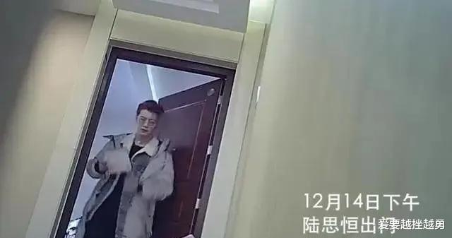 秦霄贤|同时劈腿3个女人,德云社是怎么把他收进去的?