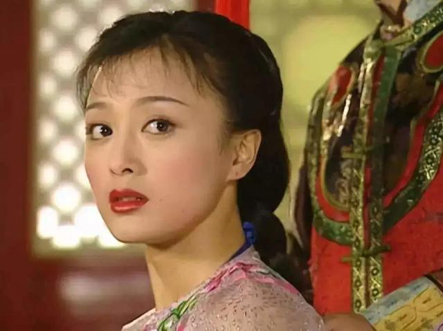 秦岚|秦岚与黄晓明同居4年，分手还倒贴1000万！如今报复手段真精彩！