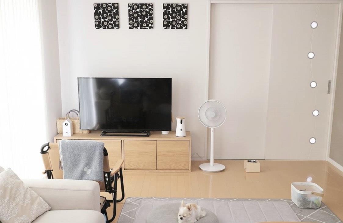 |走进这位日本太太的家，干净整洁、简单清爽，原木风的布置太治愈