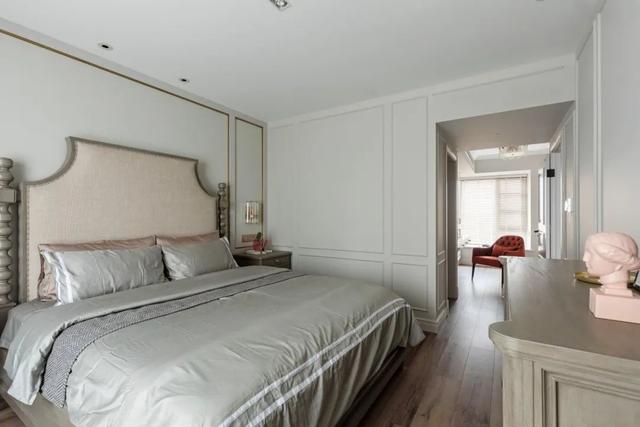 「」131㎡现代轻奢，横厅格局，过道做电视墙，隐形门的设计真漂亮