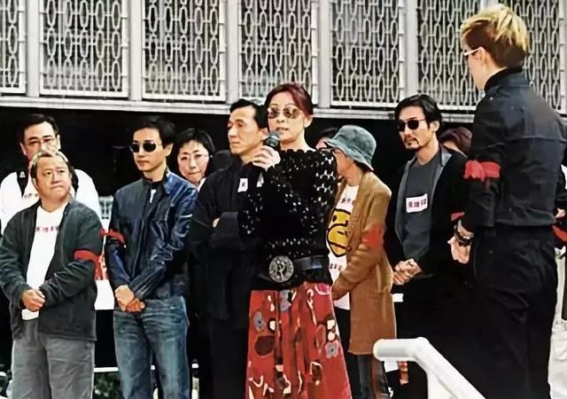刘嘉玲|1990年, 刘嘉玲被曾志伟喊去打麻将, 3小时后衣衫不整回到小区门口